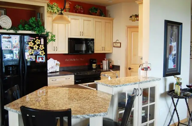 cottages-condos-senior-living-kitchen-640x420